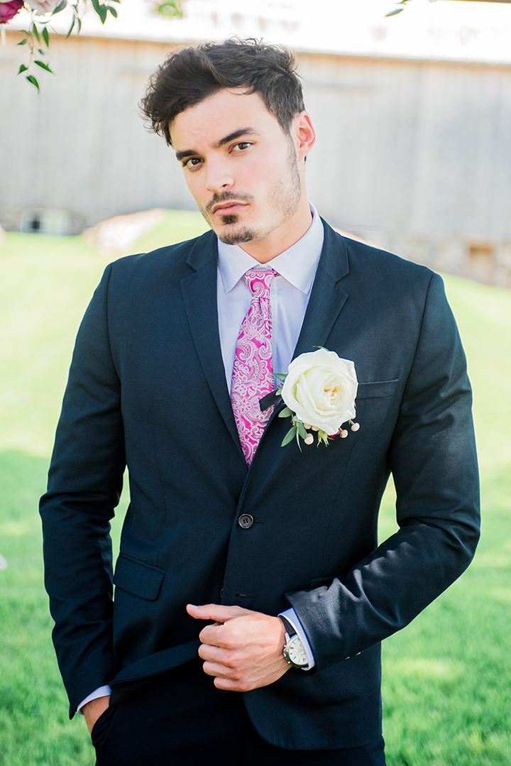 Bright &amp; Bold Barn Styled Shoot Featuring Martin Thornburg “Coda”