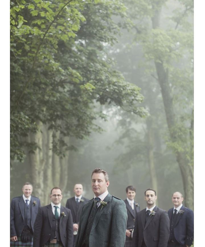 27 Awesome Groomsmen Photos