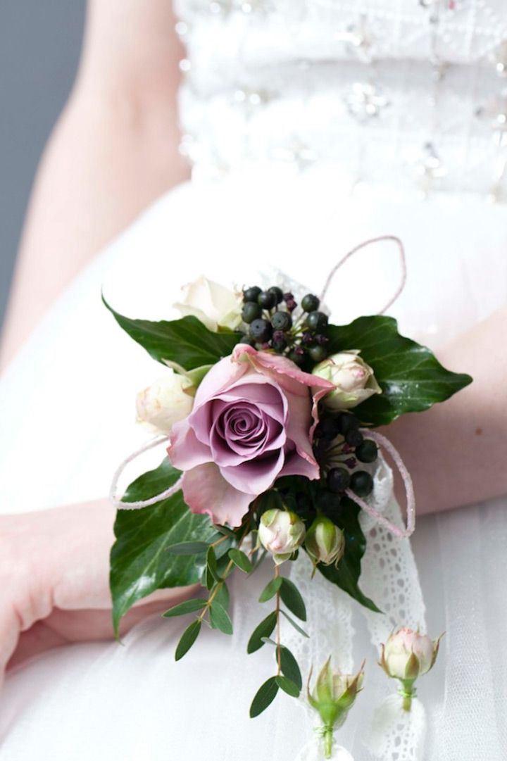 32 Wrist Corsages Perfect For Any Wedding
