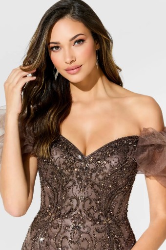 Ivonne D #ID926 $5 Mocha thumbnail