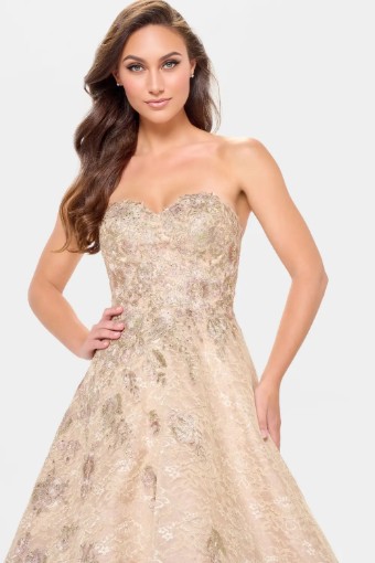 Ivonne D #ID6202 $5 Champagne thumbnail