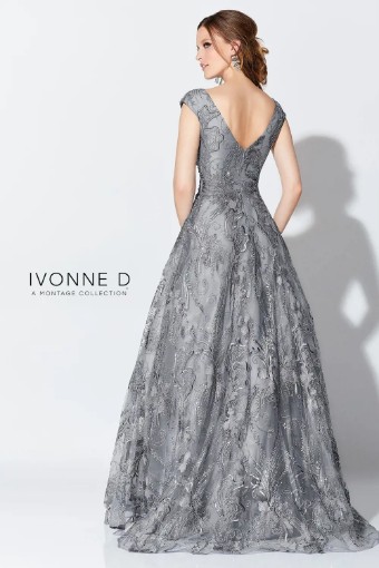 Ivonne D #119D50 $2 Delphinium thumbnail