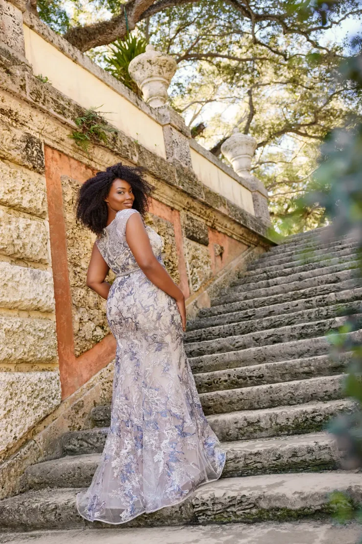 Ivonne D #220D23 #6 Beige/Multi picture